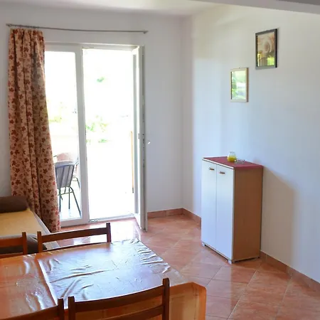 Apartment Gradac 13681e *